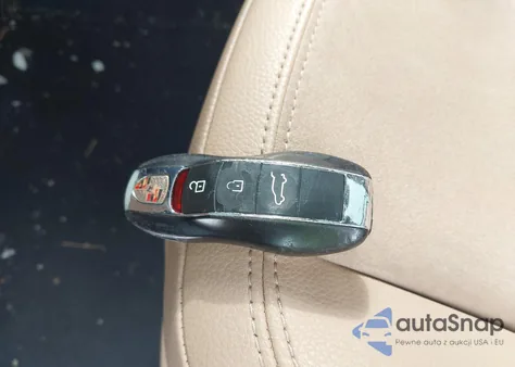 2019 Porsche Macan z USA, uszkodzony, nr VIN WP1AA2A55KLB06659